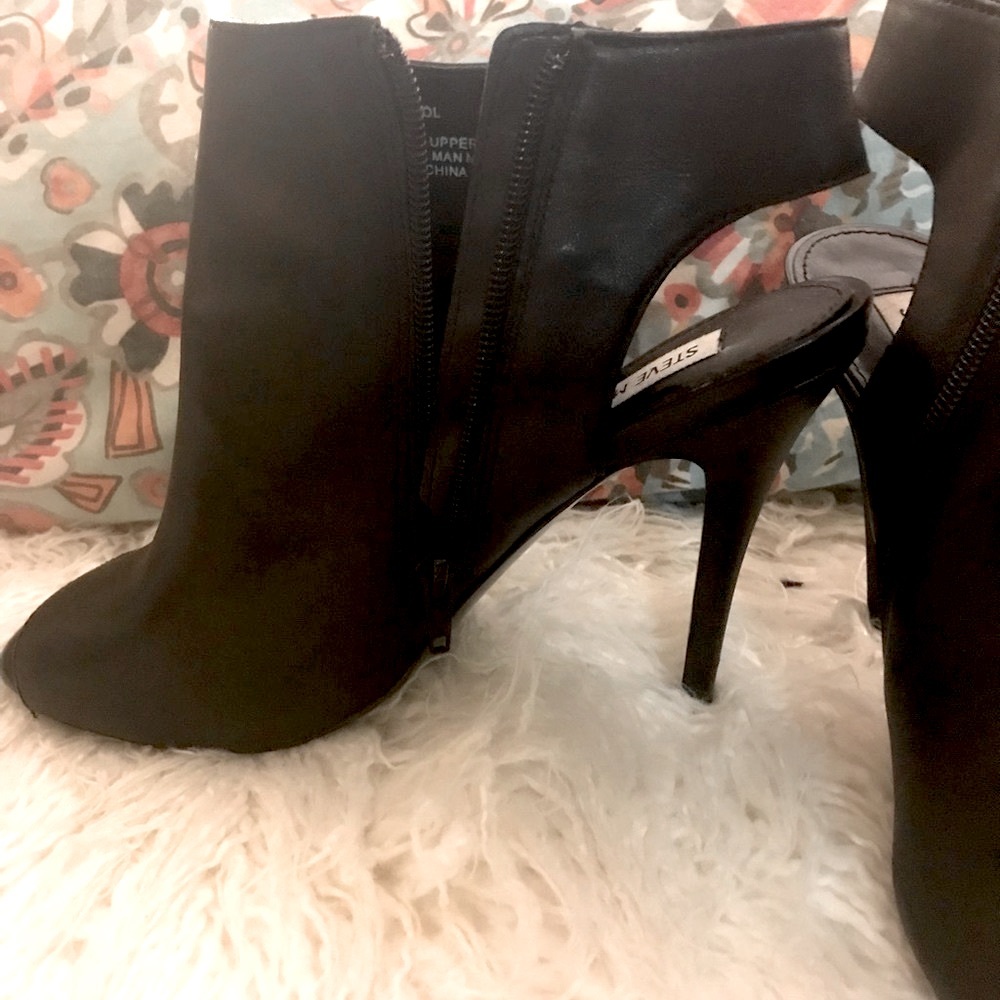 Steve Madden Black Open Toed Pumps - image 1